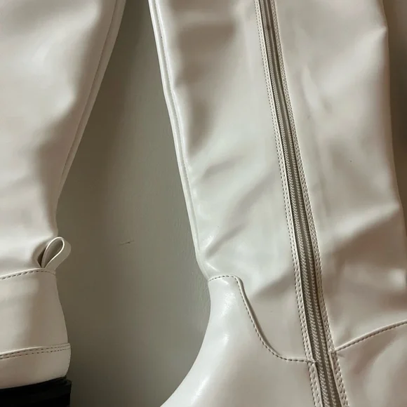 Urban Outfitters tall boots - Picture 6 of 13